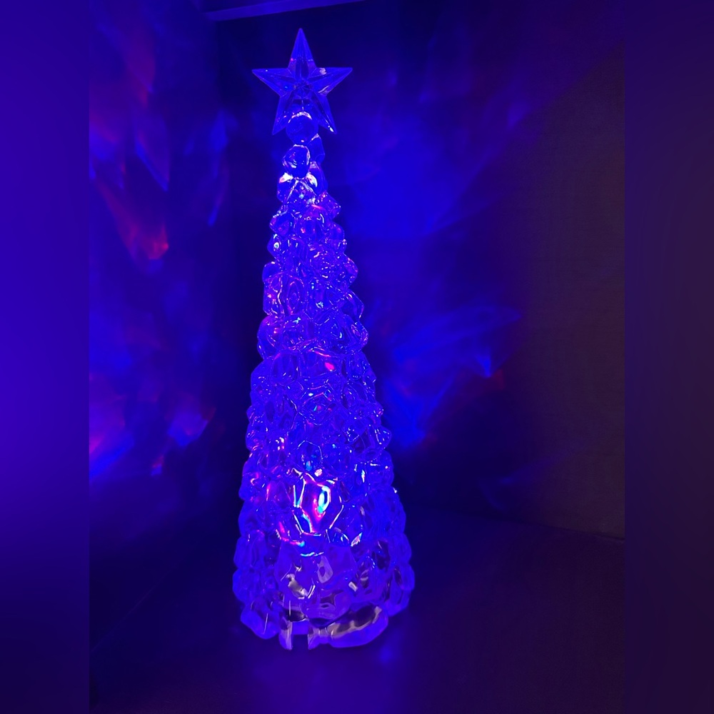 Plastic/Resin Color Changing Christmas Tree - Picture 3 of 11